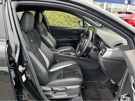 2022 Toyota C-HR GR SPORT AUTOMATIC HYBRID 1.8 PETROL //HALF LEATHER HEATED SEATS//ADAPTIVE CRUISE CONTROL//KEYLESS ENTRY//REVERSE CAMERA// €29,950 thumbnail