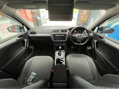 2018 Volkswagen Tiguan - thumbnail 18