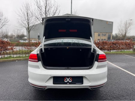 2018 Volkswagen Passat 2.0 TDI R-LINE AUTO*FULL SERVICE HISTORY* €21,995 thumbnail