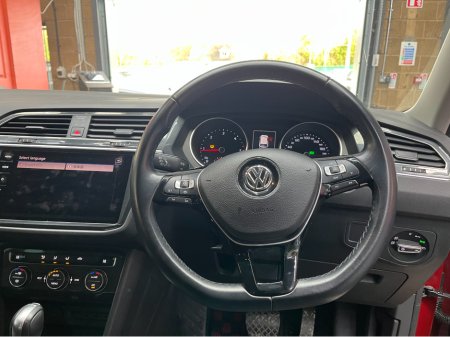 2019 Volkswagen Tiguan €25950! 2019 VOLKSWAGEN TIGUAN TDI 4MOTION COMFORT LINE 2.0 AUTOMATIC / CRUISE CONTROL / 360° PARKING CAMERA AND MORE €25,950 thumbnail
