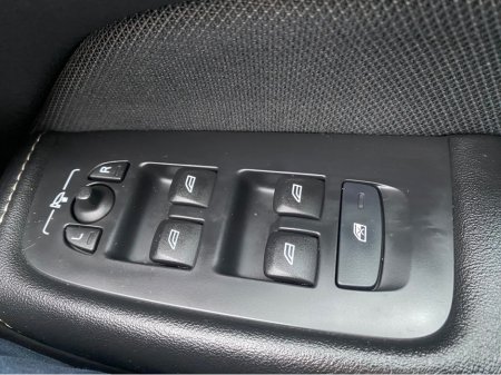 2021 Volvo XC60 2.0 R-DESIGN T6 RCHARG AWD AUTO 337BHP €28,800 thumbnail