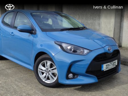 2022 Toyota Yaris HYBRID LUNA 4DR AUTO €21,800