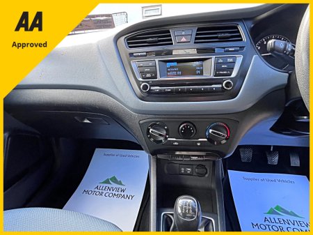 2017 Hyundai i20 - thumbnail 18