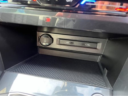 2021 Volkswagen Tiguan - thumbnail 16