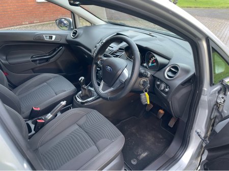 2013 Ford Fiesta 1.25 ZETEC 82PS 5DR ARGENTO €5,950 thumbnail