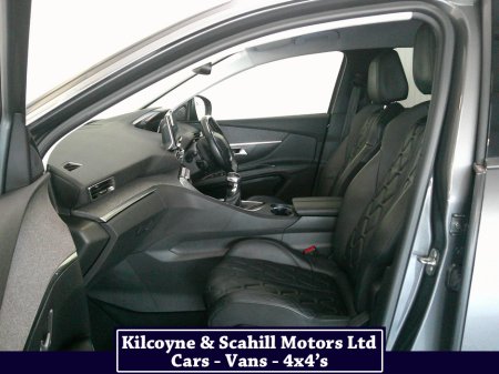 2021 Peugeot 5008 ALLURE BLUEHDI 7 Seater *Leather Interior + Heated Seats* €30,950 thumbnail