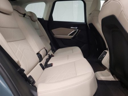 2025 BMW iX1 - thumbnail 11