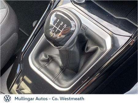 2023 Volkswagen T-Roc 2.0 TDI 116HP R-Line €32,450 thumbnail