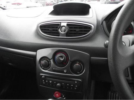 2013 Renault Clio III COLLECTION 1.2 75 5DR €4,950 thumbnail
