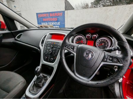 2016 Vauxhall Astra 1.6 I VVT SRI 115PS 5DR €11,800