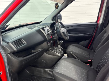 2016 Opel Combo - thumbnail 9