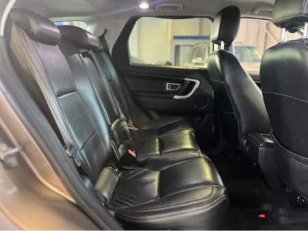 2015 Land Rover Discovery - thumbnail 10