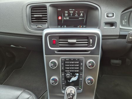 2015 Volvo V60 1.6 PETROL AUTO / LUX SPEC / LOW MILEAGE / TAX €400 (152 REG ) €12,950 thumbnail