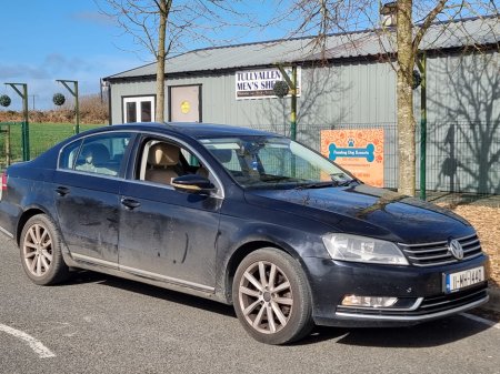 2011 Volkswagen Passat - thumbnail 4