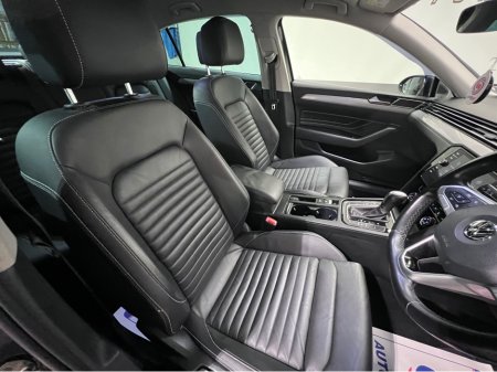 2020 Volkswagen Passat TDI SEL S-A 4DR AUTO €19,700 thumbnail