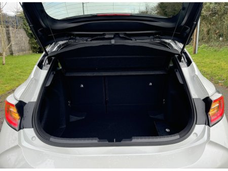 2022 Toyota Corolla 1.8 Hybrid Luna Sport Hatchback €26,950 thumbnail