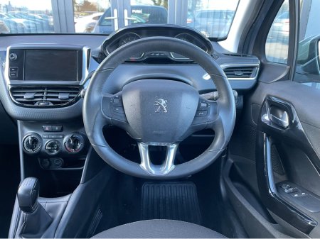 2019 Peugeot 208 - thumbnail 9