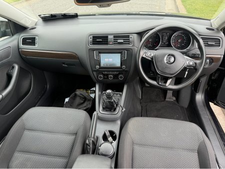 2017 Volkswagen Jetta - thumbnail 13