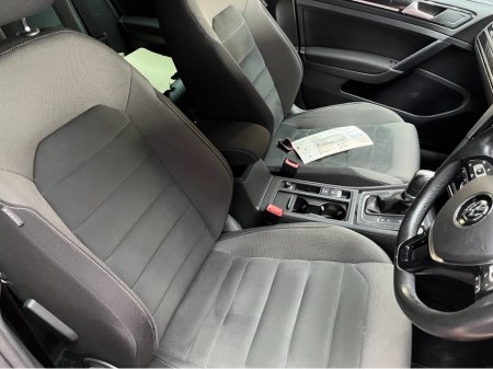 2017 Volkswagen Golf - thumbnail 9