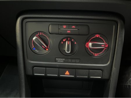 2016 Volkswagen Beetle €12950 2016 VOLKSWAGEN BEETLE DESIGN 1.2 AUTOMATIC / CRUISE CONTROL AND MORE €12,950 thumbnail