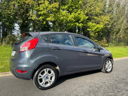 2015 Ford Fiesta - view 2