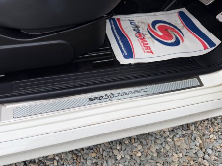 2015 Abarth 595C - thumbnail 17