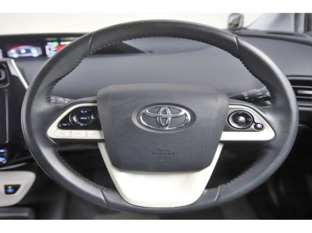 2017 Toyota Prius - thumbnail 16