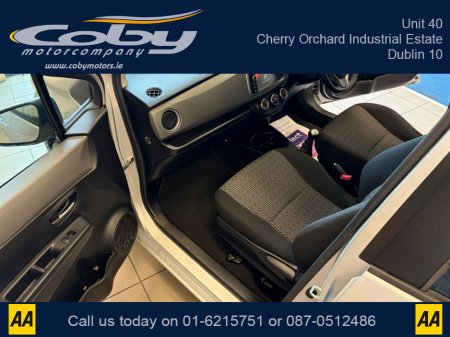 2014 Toyota Yaris - thumbnail 17