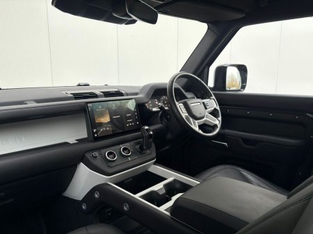2025 Land Rover Defender - thumbnail 9