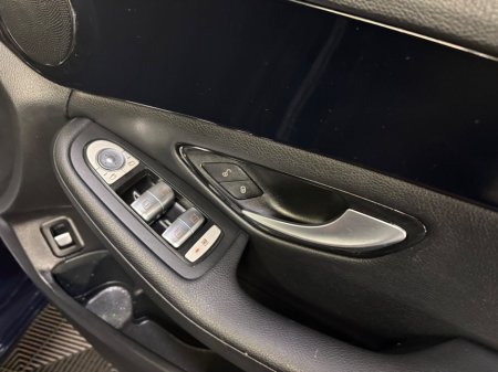 2015 Mercedes-Benz C Class C 220 BLUETEC €12,950 thumbnail