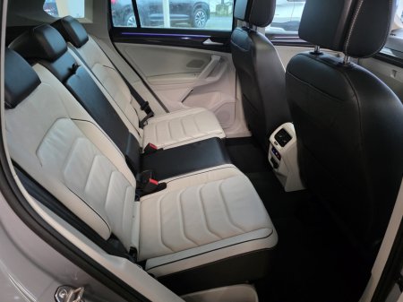 2021 Volkswagen Tiguan ELEGANCE 2.0 TDI MANUAL 6SPEED FWD 150HP 5 5DR €33,950 thumbnail