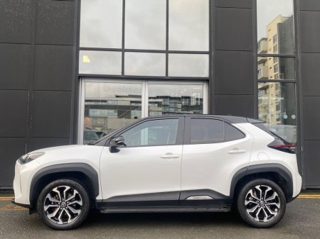 2022 Toyota Yaris Cross Luna Sport Hybrid Auto €24,900 thumbnail