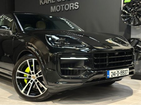 2024 Porsche Cayenne 3.0 V6 E-HYBRID MEGA  SPEC €109,950