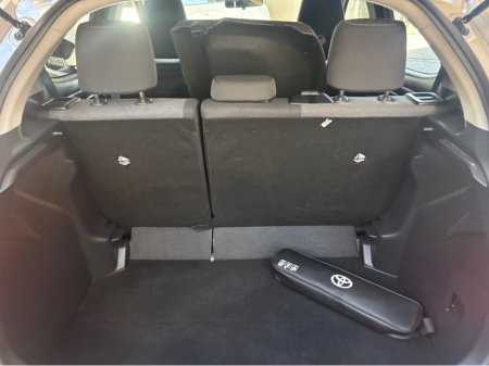 2023 Toyota Yaris - thumbnail 18