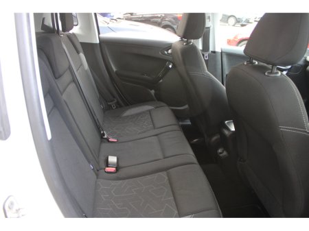 2019 Peugeot 2008 - thumbnail 10