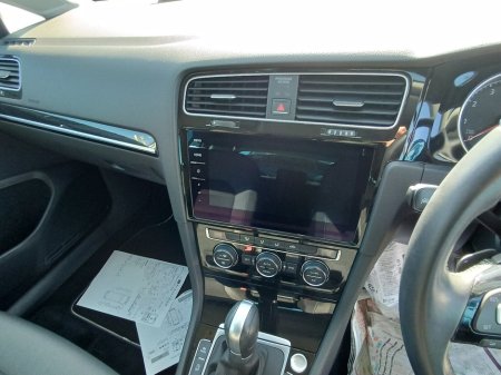 2017 Volkswagen Golf  €17,950 thumbnail