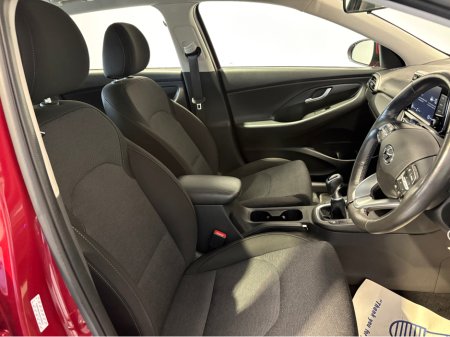 2022 Hyundai i30 SE CONNECT 120PS LOW KMS €17,900 thumbnail