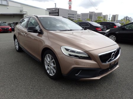 2017 Volvo V40 2.0D4 CROSS COUNTRY EDITION 5DR HATCHBACK AUTO // BUY WITH CONFIDENCE AA AND SIMI APPROVED DEALER 2026 // FINANCE ARRANGED // ALL TRADE INS WELCOME //