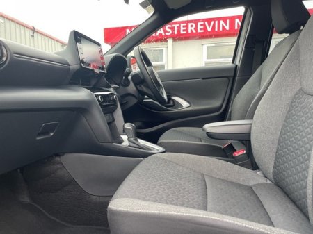 2022 Toyota Yaris Cross - thumbnail 6