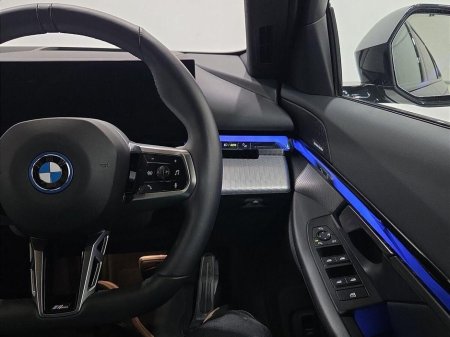 2025 BMW i5 - thumbnail 18