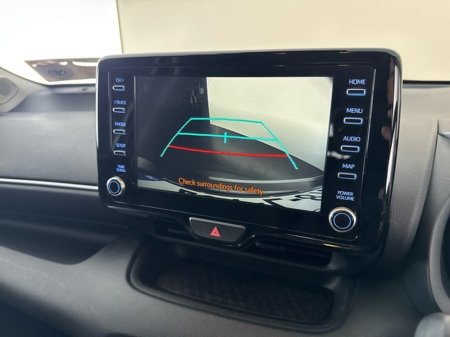 2023 Toyota Yaris HYBRID LUNA SPORT €24,950 thumbnail