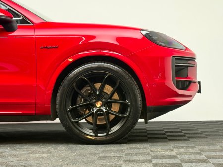 2024 Porsche Cayenne - thumbnail 9