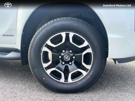 2023 Toyota Hilux - thumbnail 11