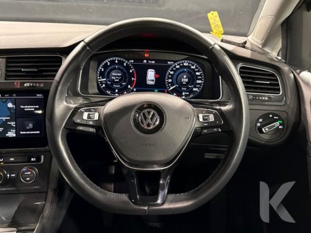 2020 Volkswagen Golf ESTATE AUTOMATIC 1.2L TSI - REVERSE CAMERA - UPGRADED ALLOY WHEELS - PADDLE SHIFT - DIGITAL DASH - CRUISE CONTROL - A/C HEATING CONTROLS €20,950 thumbnail