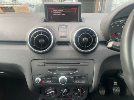 2011 Audi A1 - thumbnail 12