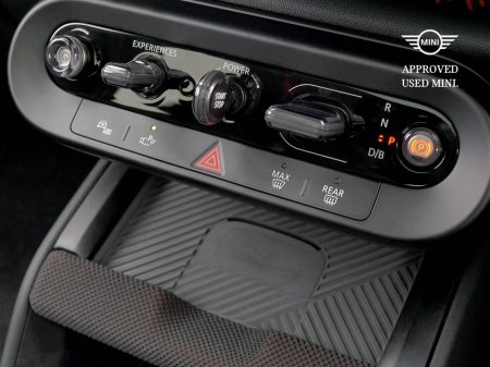 2025 MINI Hatch Cooper C 3 Door €39,900 thumbnail