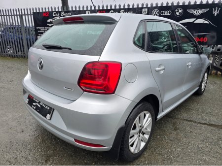 2015 Volkswagen Polo TRENDLINE 1.0 60HP MANUAL 5SPEED 5DR €9,450 thumbnail