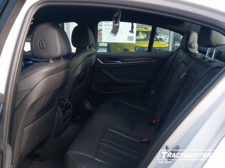 2023 BMW 5 Series - thumbnail 6