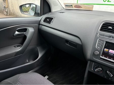 2015 Volkswagen Polo - thumbnail 13