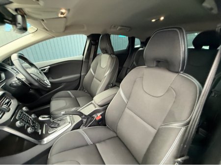 2019 Volvo V40 MOMENTUM - D4 2.0L DIESEL - AUTO - 12M WARRANTY - CAR: 1616 thumbnail